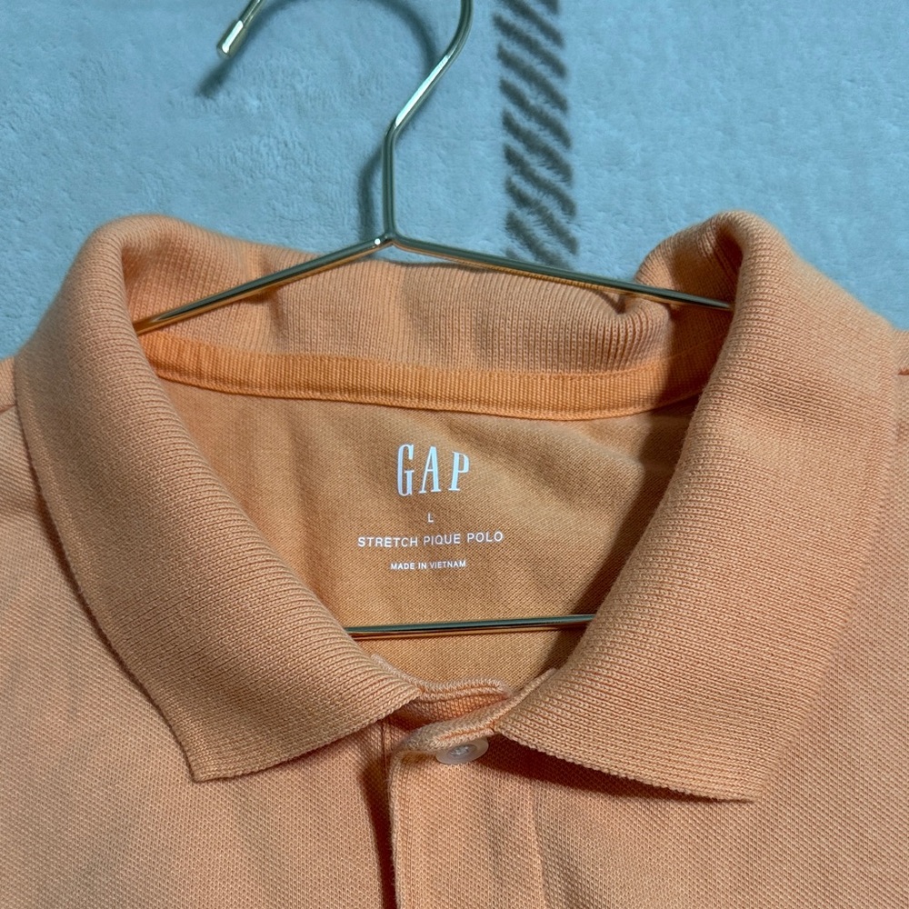 GAP Men's Vibrant Orange Polo - Picture 3 of 3
